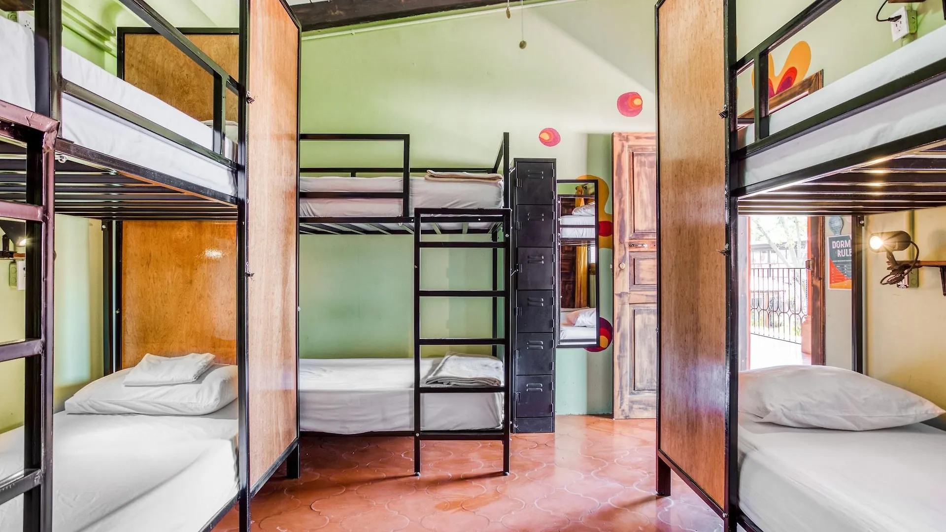 Socialtel Antigua Hotel