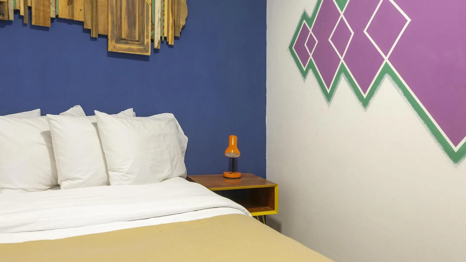 Socialtel Antigua Hotel