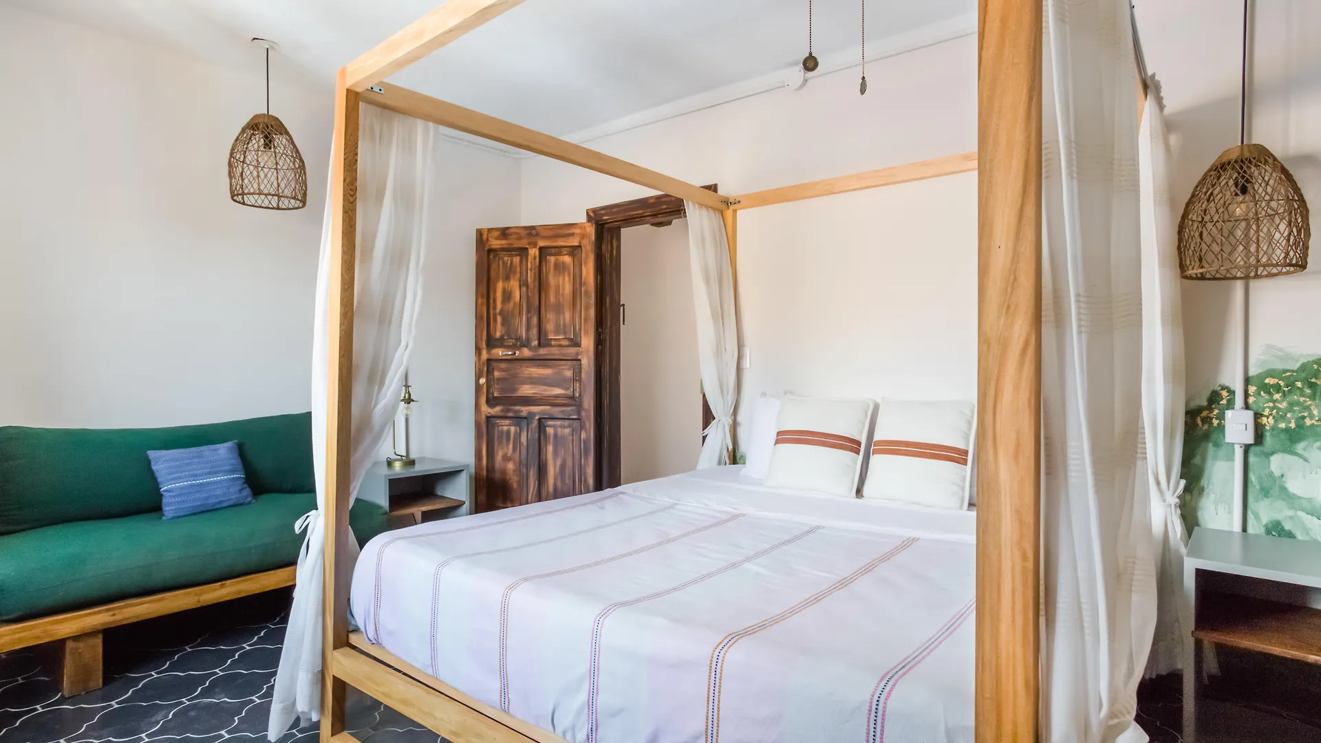 ***  Socialtel Antigua Hotel Guatemala