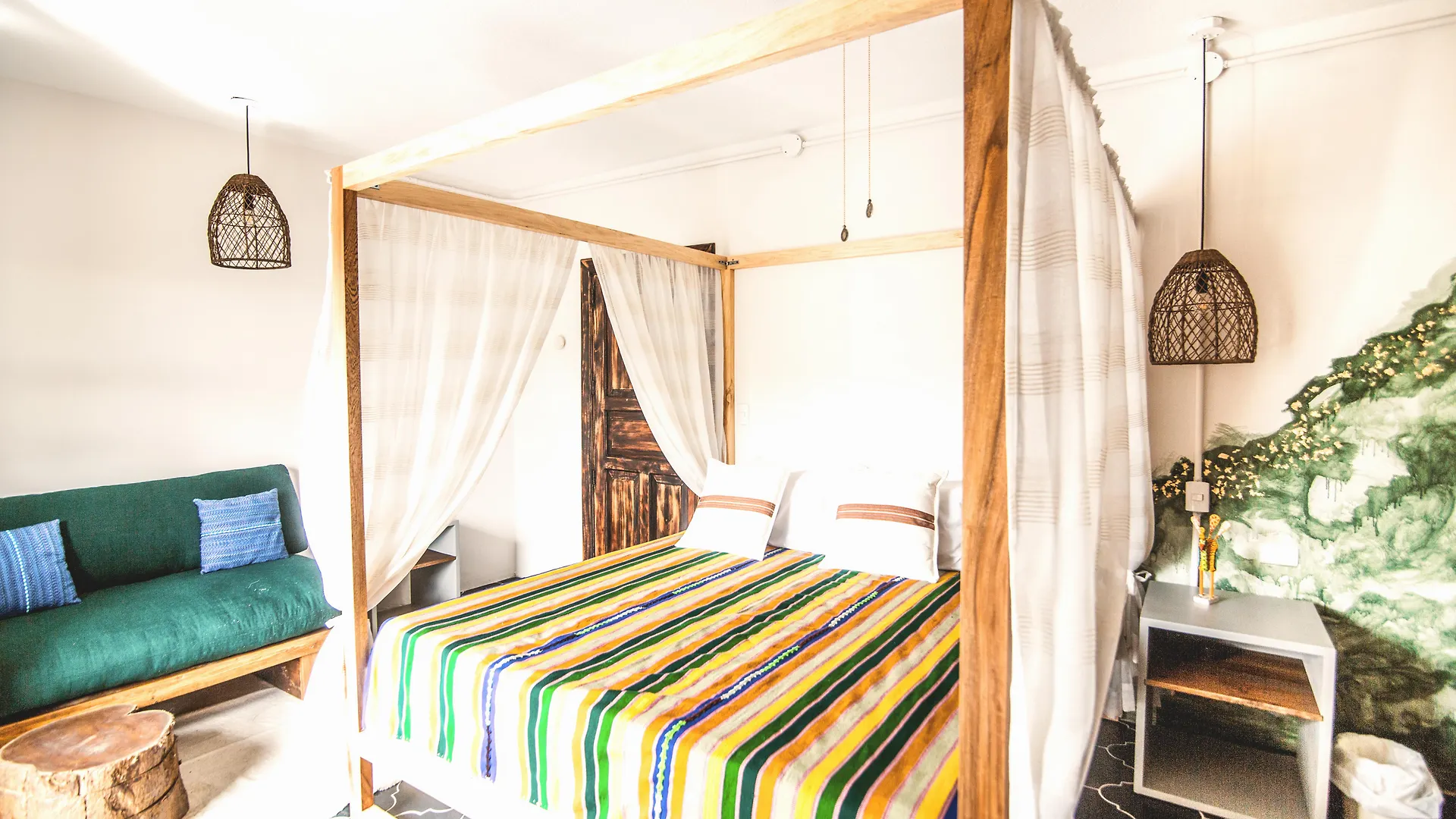 Socialtel Antigua Hotel