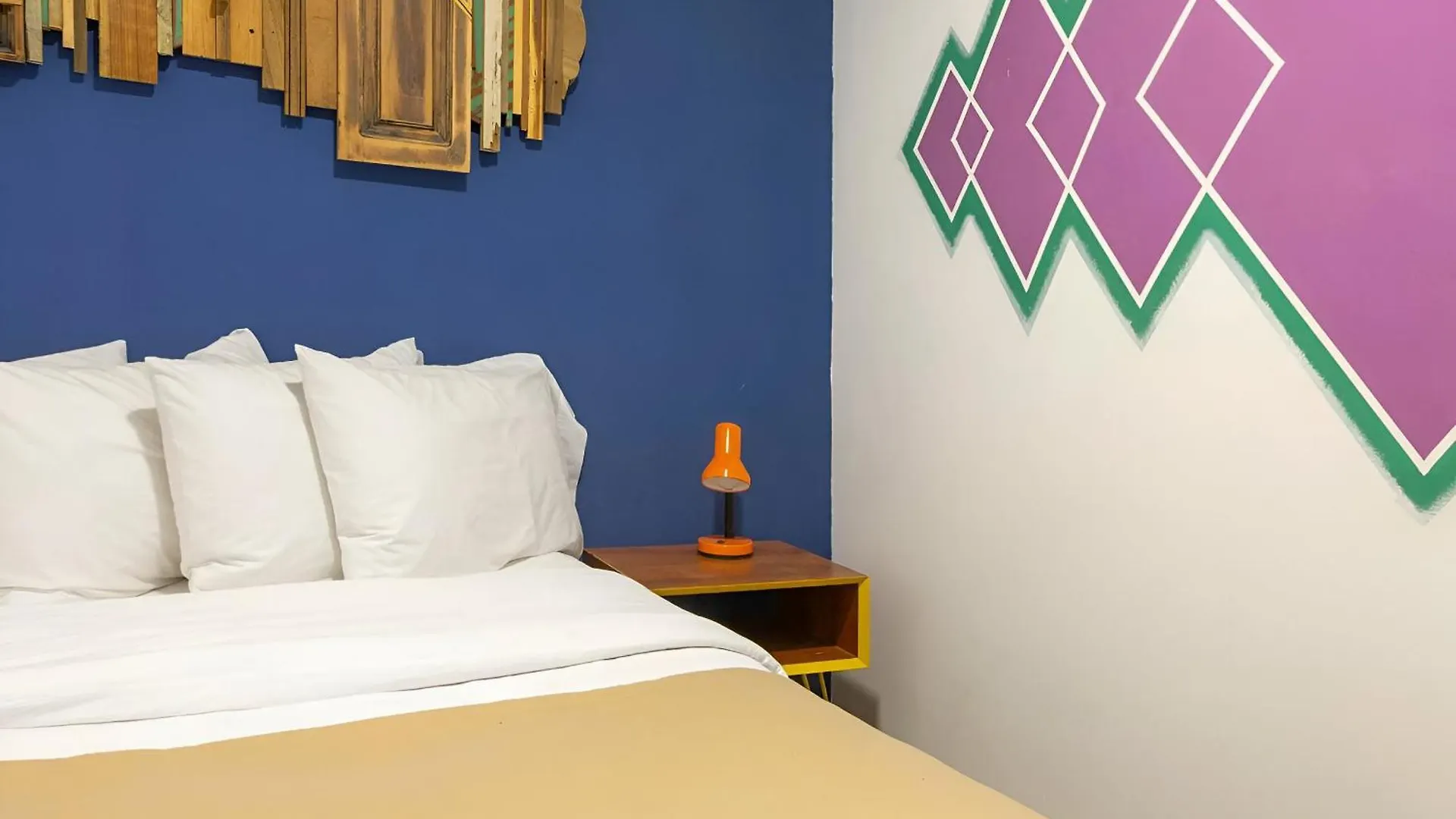 Socialtel Antigua Hotel