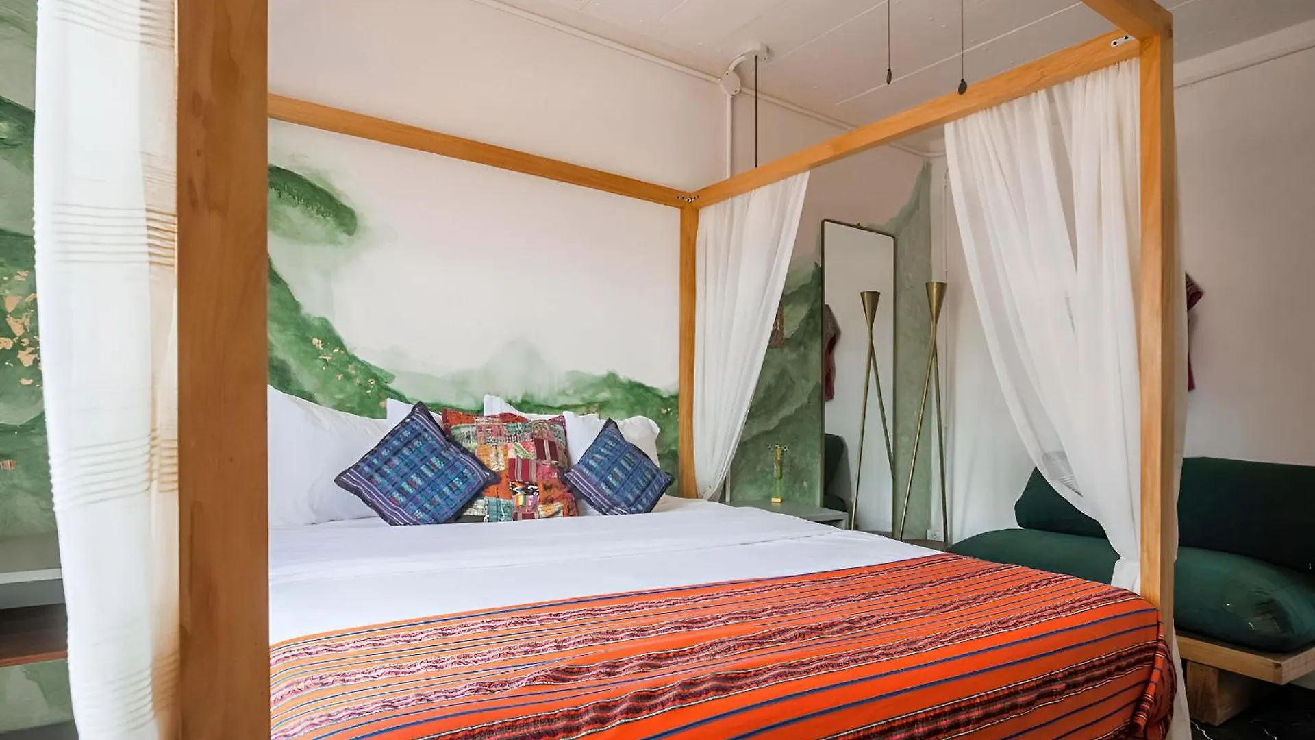***  Hotel Socialtel Antigua Guatemala
