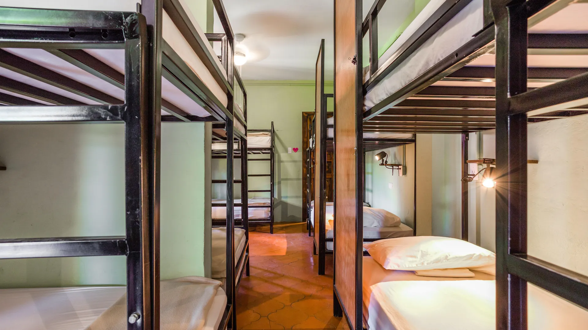Socialtel Antigua Hotel