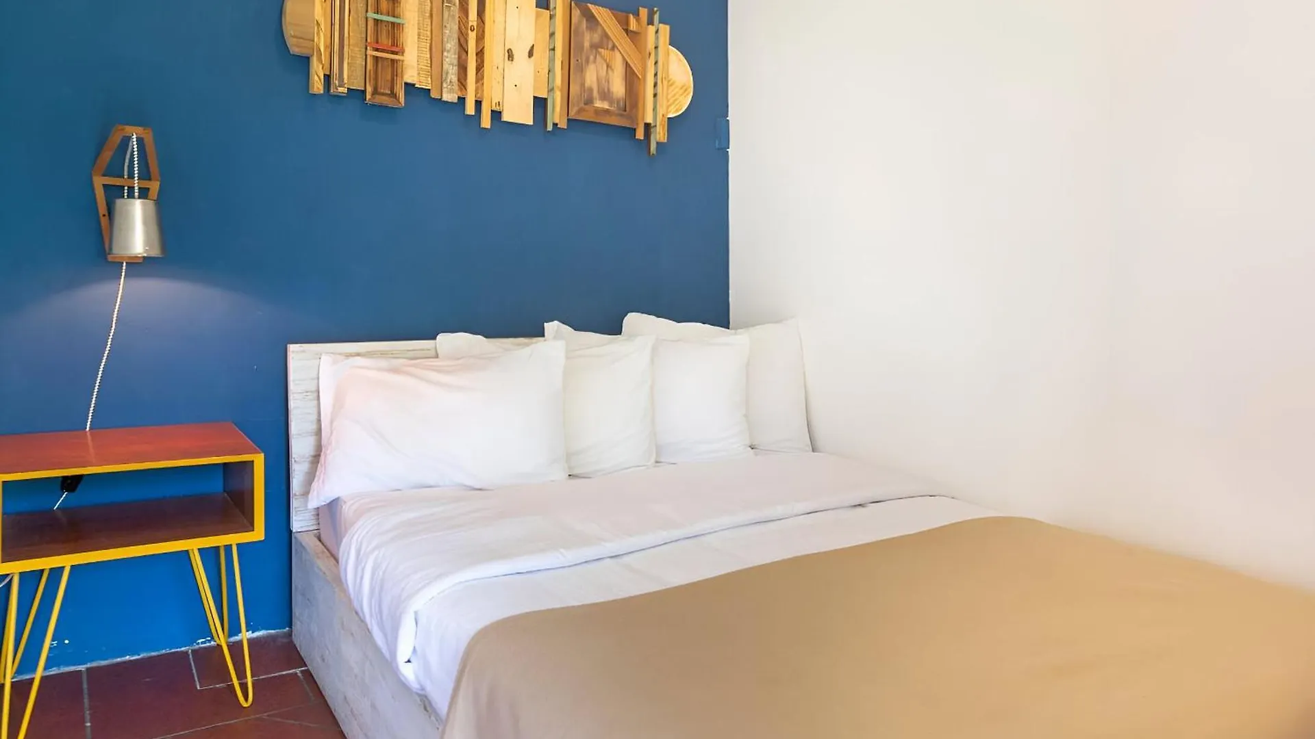 Socialtel Antigua Hotel